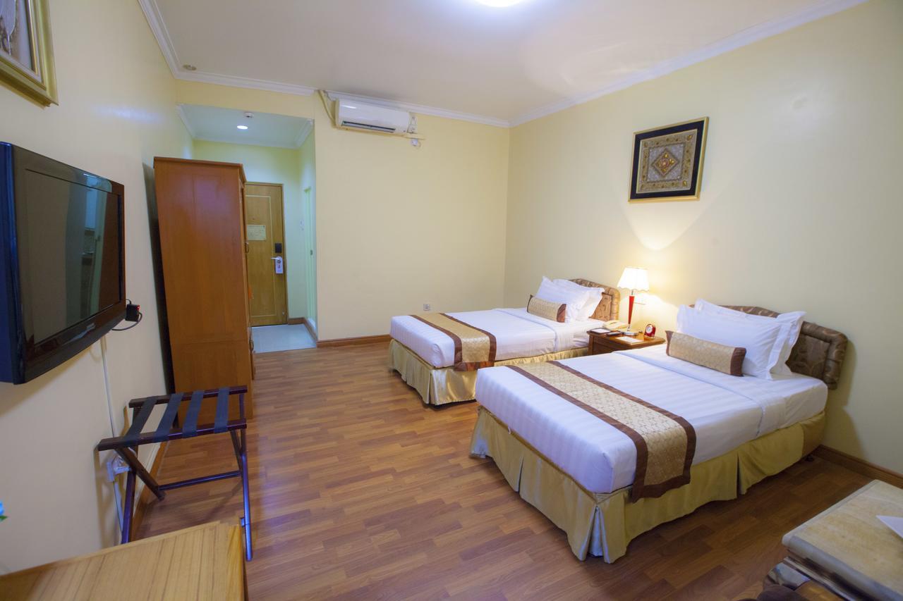 Отель Grand Palace 3*